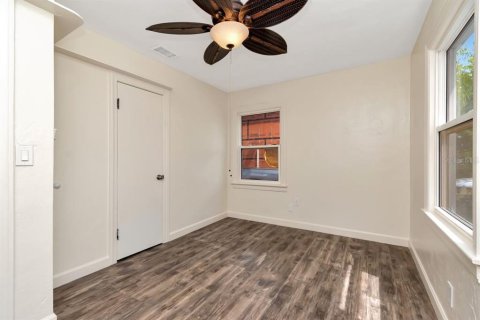 Villa ou maison à louer à Gulfport, Floride: 4 chambres, 130.43 m2 № 2102381 - photo 24