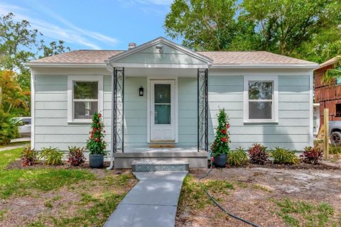 Villa ou maison à Gulfport, Floride 4 chambres, 130.43 m2 № 2102381