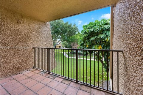 Condo in Pinecrest, Florida, 1 bedroom № 2269344 - photo 20
