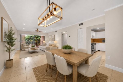 Condo in Pinecrest, Florida, 1 bedroom № 2269344 - photo 7