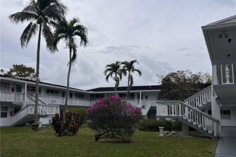 Купить кондоминиум в Дирфилд-Бич, Флорида 1 спальня, 55.09м2, № 1948053 - фото 1