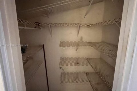 Купить кондоминиум в Дирфилд-Бич, Флорида 1 спальня, 55.09м2, № 1948053 - фото 4