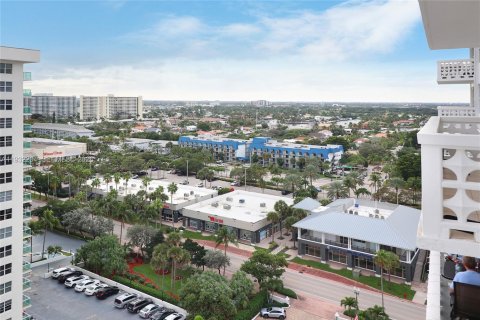 Condo in Fort Lauderdale, Florida, 1 bedroom  № 2003732 - photo 7