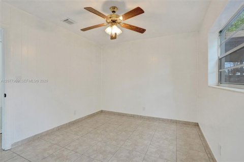 Villa ou maison à vendre à Hollywood, Floride: 3 chambres, 153.85 m2 № 2323628 - photo 23
