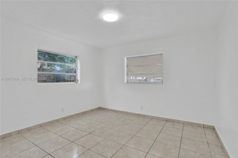 Villa ou maison à vendre à Hollywood, Floride: 3 chambres, 153.85 m2 № 2323628 - photo 15