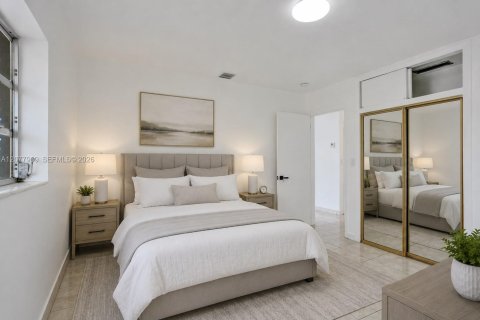 Villa ou maison à vendre à Hollywood, Floride: 3 chambres, 153.85 m2 № 2323628 - photo 4