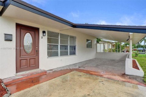 Villa ou maison à vendre à Hollywood, Floride: 3 chambres, 153.85 m2 № 2323628 - photo 7