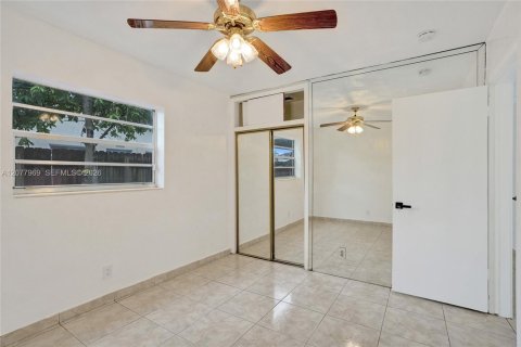 Villa ou maison à vendre à Hollywood, Floride: 3 chambres, 153.85 m2 № 2323628 - photo 25