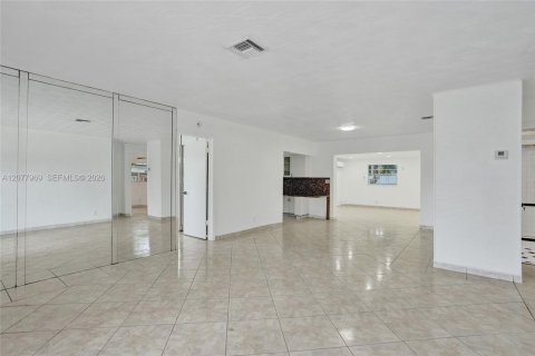 Villa ou maison à vendre à Hollywood, Floride: 3 chambres, 153.85 m2 № 2323628 - photo 10