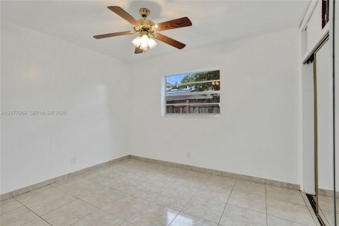 Villa ou maison à vendre à Hollywood, Floride: 3 chambres, 153.85 m2 № 2323628 - photo 22