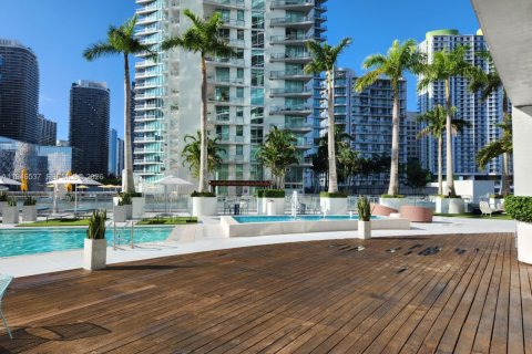 Condominio en venta en Miami, Florida, 2 dormitorios, 100.98 m2 № 2002808 - foto 13