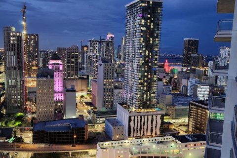 Condominio en venta en Miami, Florida, 2 dormitorios, 100.98 m2 № 2002808 - foto 15
