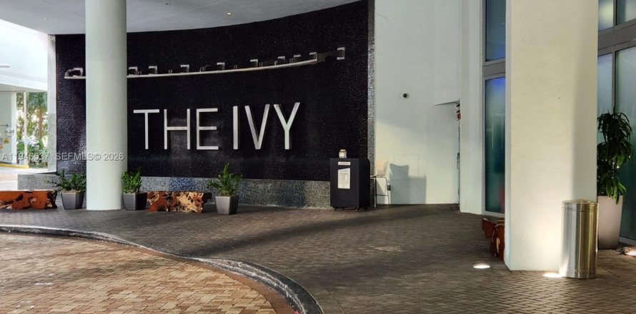 Condominio en Miami, Florida, 2 dormitorios  № 2002808