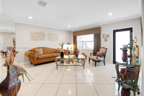 Villa ou maison à vendre à Cutler Bay, Floride: 4 chambres, 242.2 m2 № 2004760 - photo 5