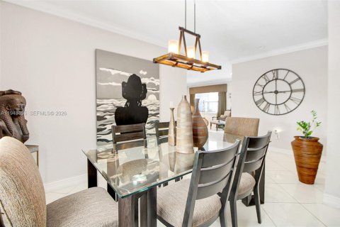 Villa ou maison à vendre à Cutler Bay, Floride: 4 chambres, 242.2 m2 № 2004760 - photo 13