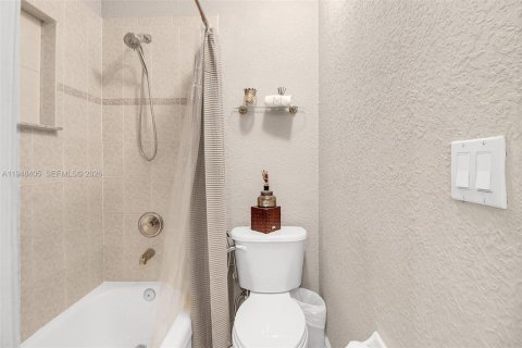 Casa en venta en Cutler Bay, Florida, 4 dormitorios, 242.2 m2 № 2004760 - foto 30