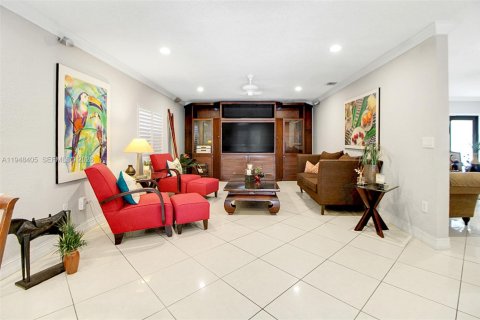 Villa ou maison à vendre à Cutler Bay, Floride: 4 chambres, 242.2 m2 № 2004760 - photo 10