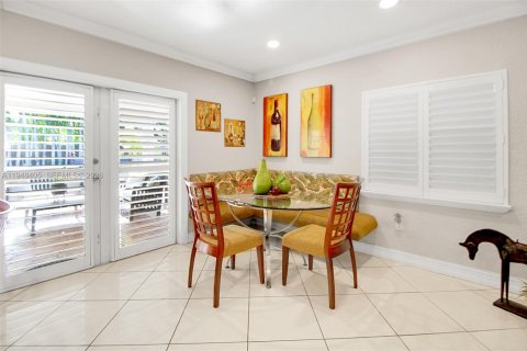 Villa ou maison à vendre à Cutler Bay, Floride: 4 chambres, 242.2 m2 № 2004760 - photo 7