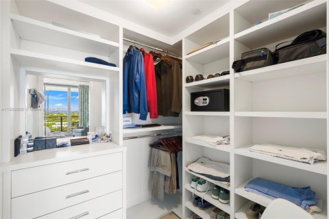 Condo in Key Biscayne, Florida, 2 bedrooms  № 2012739 - photo 13