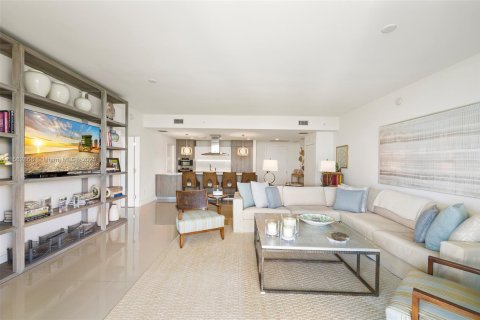 Condo in Key Biscayne, Florida, 2 bedrooms  № 2012739 - photo 3