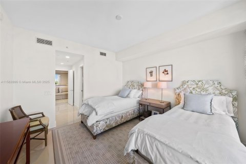 Condo in Key Biscayne, Florida, 2 bedrooms  № 2012739 - photo 19