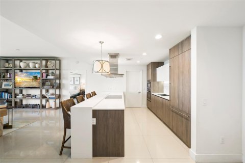 Condo in Key Biscayne, Florida, 2 bedrooms  № 2012739 - photo 7