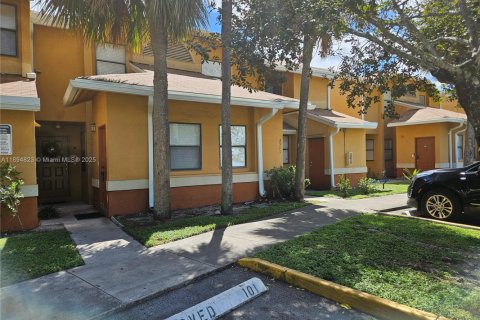 Copropriété à louer à Lauderhill, Floride: 2 chambres, 82.59 m2 № 1948049 - photo 2