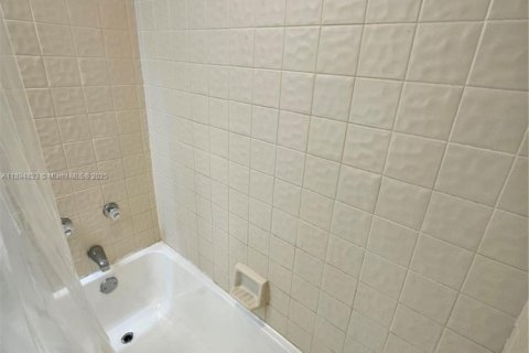 Copropriété à louer à Lauderhill, Floride: 2 chambres, 82.59 m2 № 1948049 - photo 30