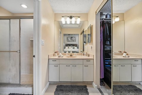 Townhouse in Pembroke Pines, Florida 2 bedrooms, 106.65 sq.m. № 2402433 - photo 26