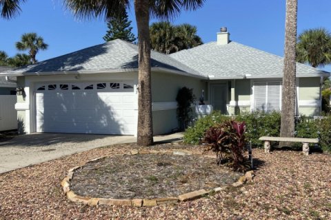 House in Flagler Beach, Florida 2 bedrooms, 128.67 sq.m. № 859645 - photo 1