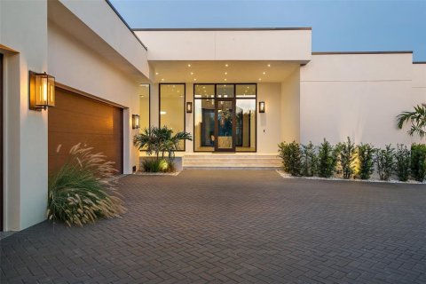 House in Tierra Verde, Florida 4 bedrooms, 401.15 sq.m. № 1783168 - photo 3