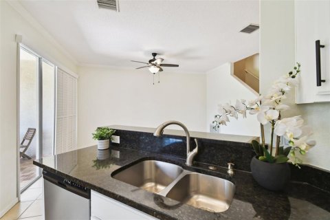 Adosado en venta en Tampa, Florida, 3 dormitorios, 166.48 m2 № 1659072 - foto 19