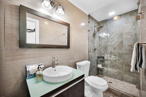 Купить виллу или дом в Пальметто-Бей, Флорида 4 спальни, 245.82м2, № 2041561 - фото 16