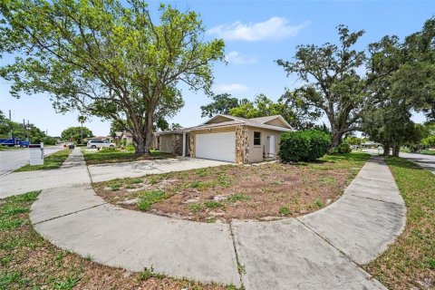 Casa en venta en Port Richey, Florida, 3 dormitorios, 126.25 m2 № 2217353 - foto 3