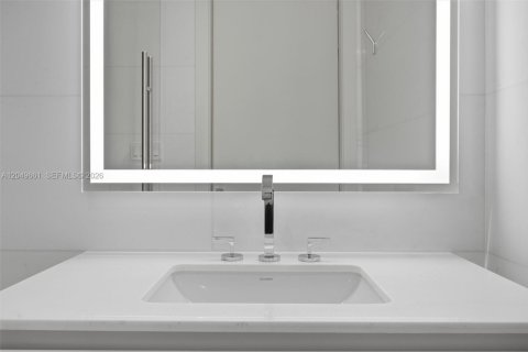 Condo in Miami, Florida, 1 bedroom № 2181798 - photo 21