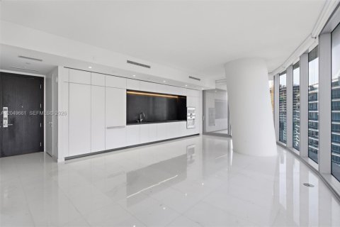 Condo in Miami, Florida, 1 bedroom № 2181798 - photo 4