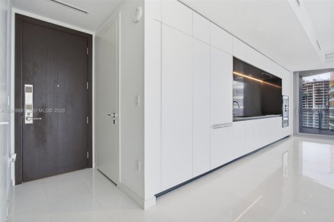 Condo in Miami, Florida, 1 bedroom № 2181798 - photo 3