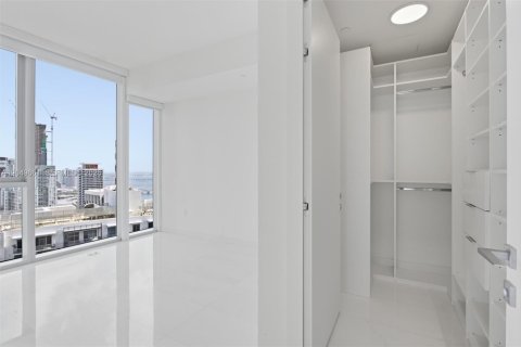 Condo in Miami, Florida, 1 bedroom № 2181798 - photo 11