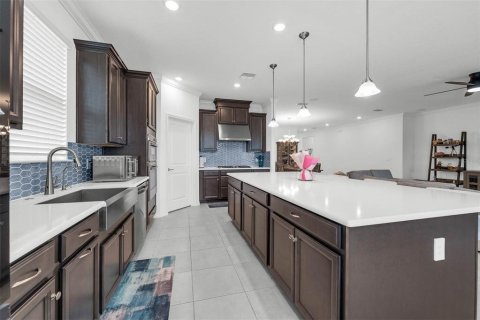 House in Apopka, Florida 4 bedrooms, 255.95 sq.m. № 1784469 - photo 17