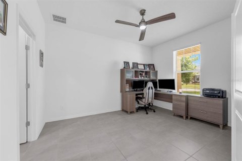 House in Apopka, Florida 4 bedrooms, 255.95 sq.m. № 1784469 - photo 23