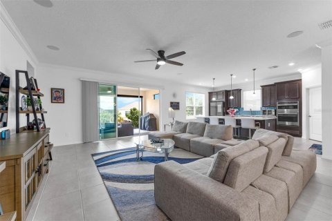 House in Apopka, Florida 4 bedrooms, 255.95 sq.m. № 1784469 - photo 9