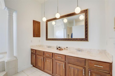 Villa ou maison à louer à Bradenton, Floride: 4 chambres, 315.87 m2 № 2091485 - photo 29