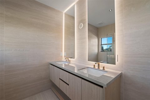 Townhouse in Miami, Florida 4 bedrooms, 255.48 sq.m. № 1794593 - photo 19