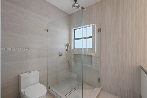 Townhouse in Miami, Florida 4 bedrooms, 255.48 sq.m. № 1794593 - photo 21