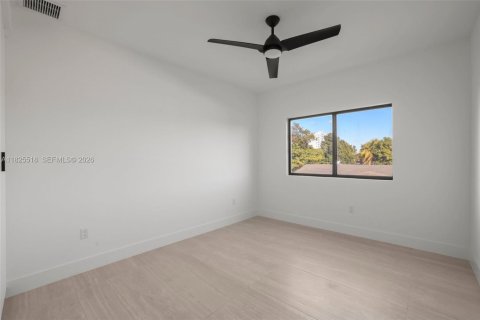 Townhouse in Miami, Florida 4 bedrooms, 255.48 sq.m. № 1794593 - photo 28