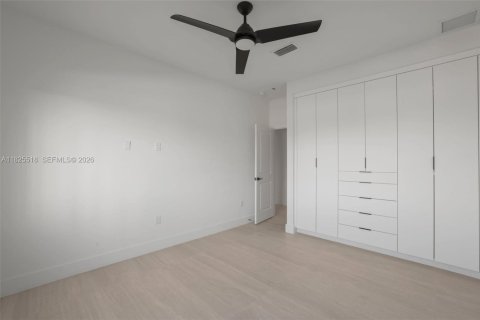 Townhouse in Miami, Florida 4 bedrooms, 255.48 sq.m. № 1794593 - photo 29