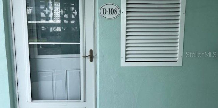 Condominio en New Smyrna Beach, Florida, 2 dormitorios № 1873788