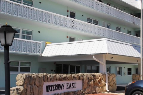 Condo in New Smyrna Beach, Florida, 2 bedrooms  № 1873788 - photo 18