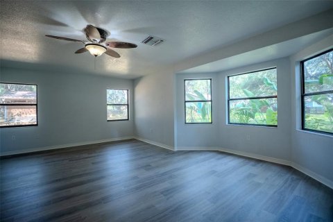 Casa en venta en Lady Lake, Florida, 5 dormitorios, 324.32 m2 № 1777482 - foto 18