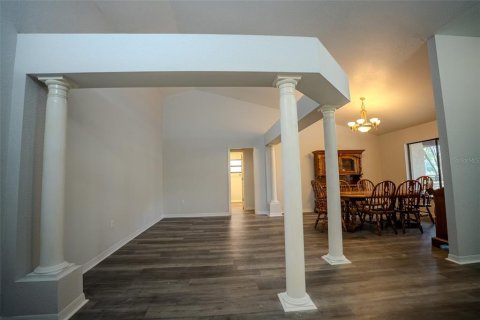 Casa en venta en Lady Lake, Florida, 5 dormitorios, 324.32 m2 № 1777482 - foto 10